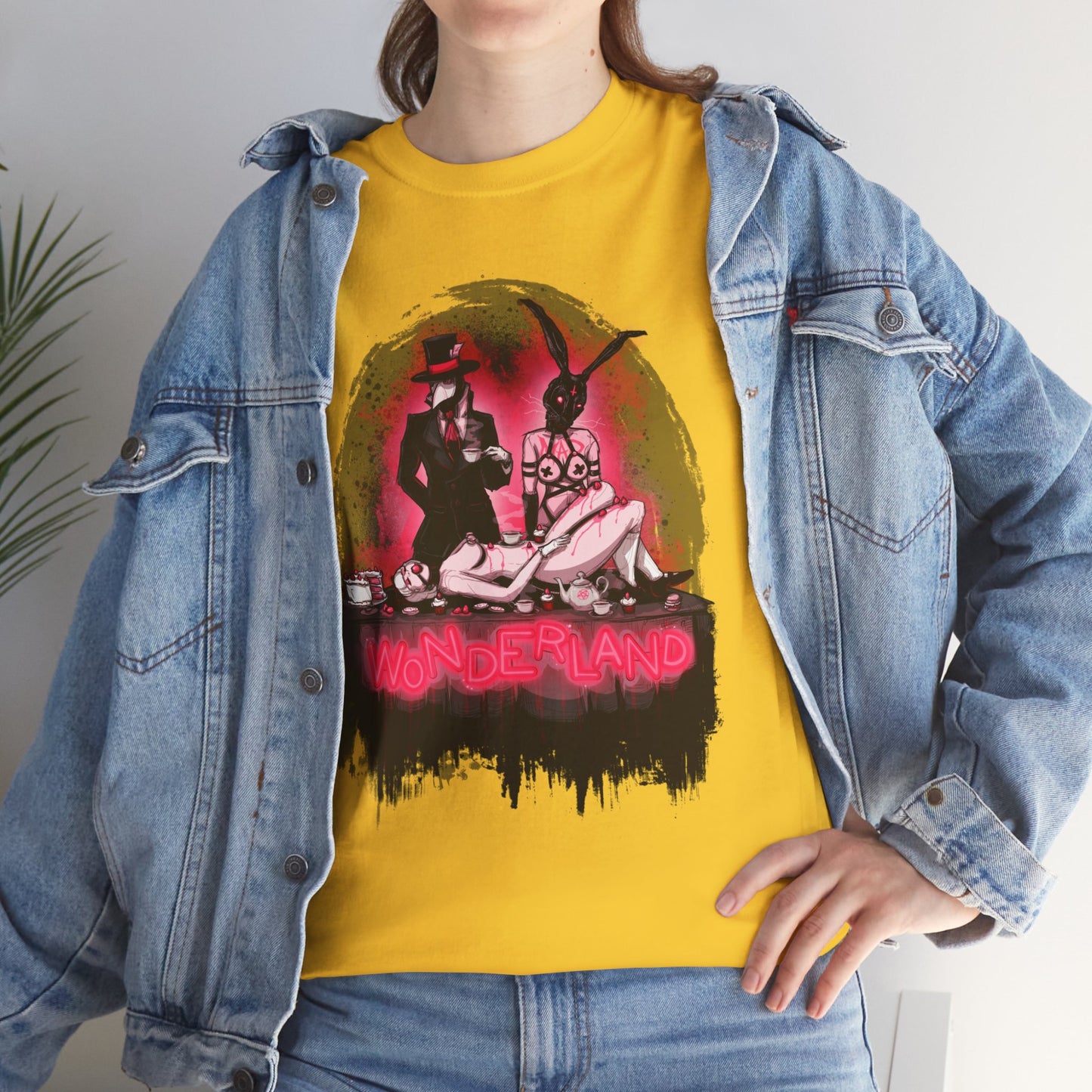 Wonderland Unisex Heavy Cotton Tee