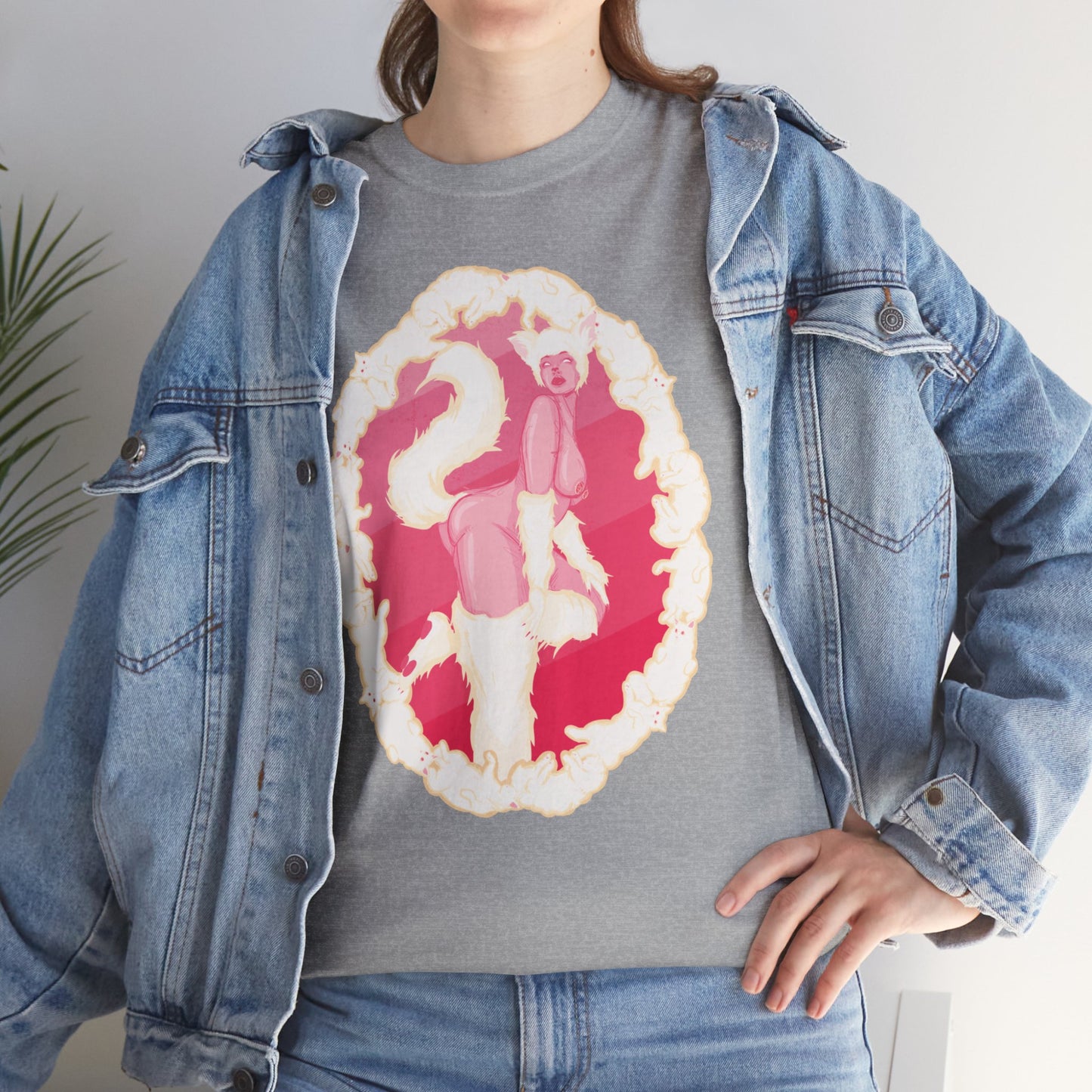 White Queen Unisex Heavy Cotton Tee