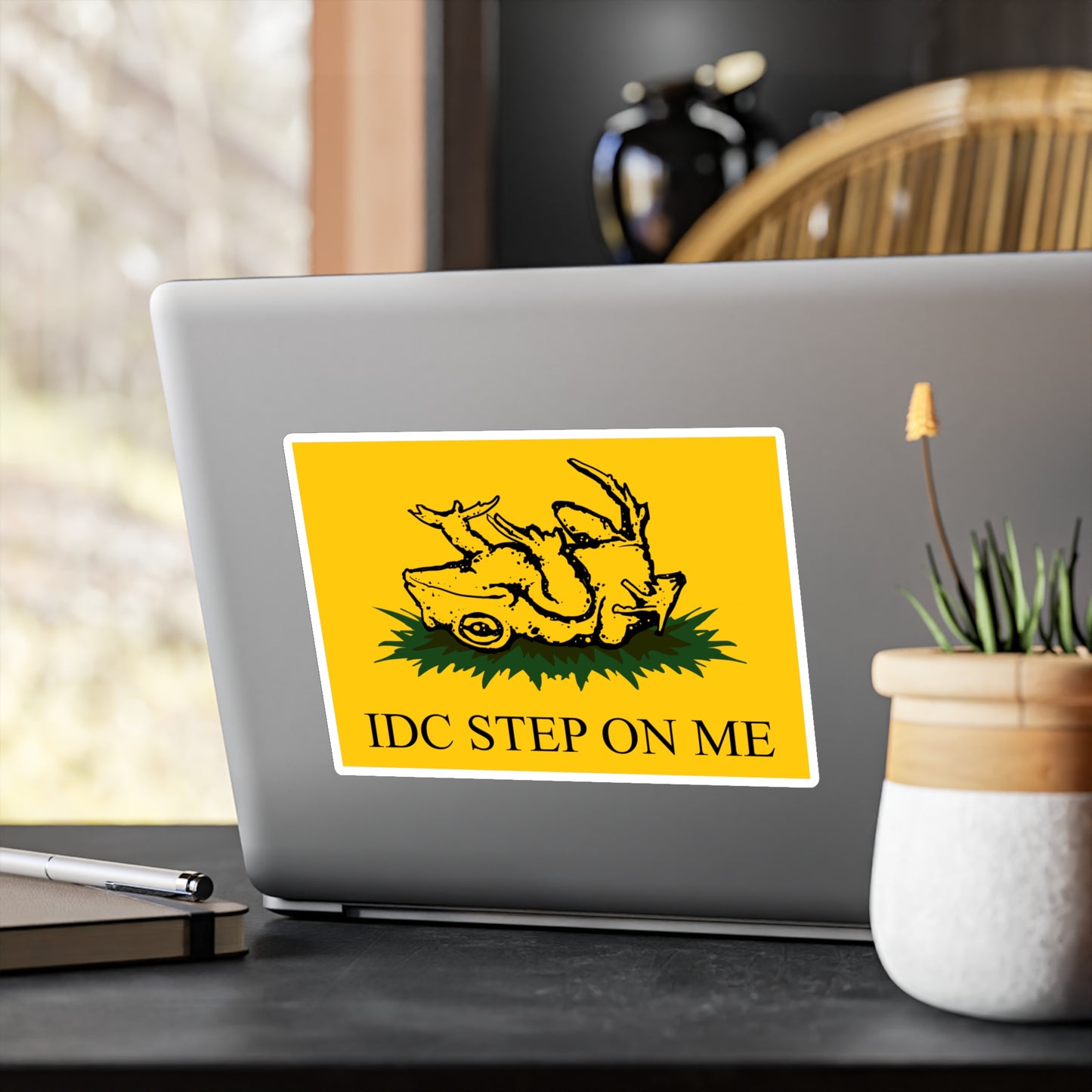 Gadsden Frog Kiss-Cut Vinyl Decal