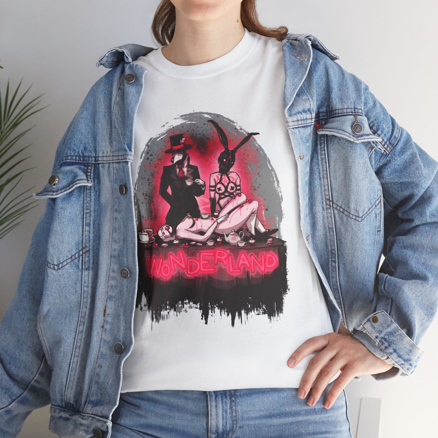 Wonderland Unisex Heavy Cotton Tee