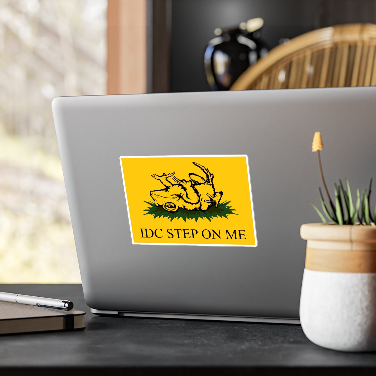 Gadsden Frog Kiss-Cut Vinyl Decal