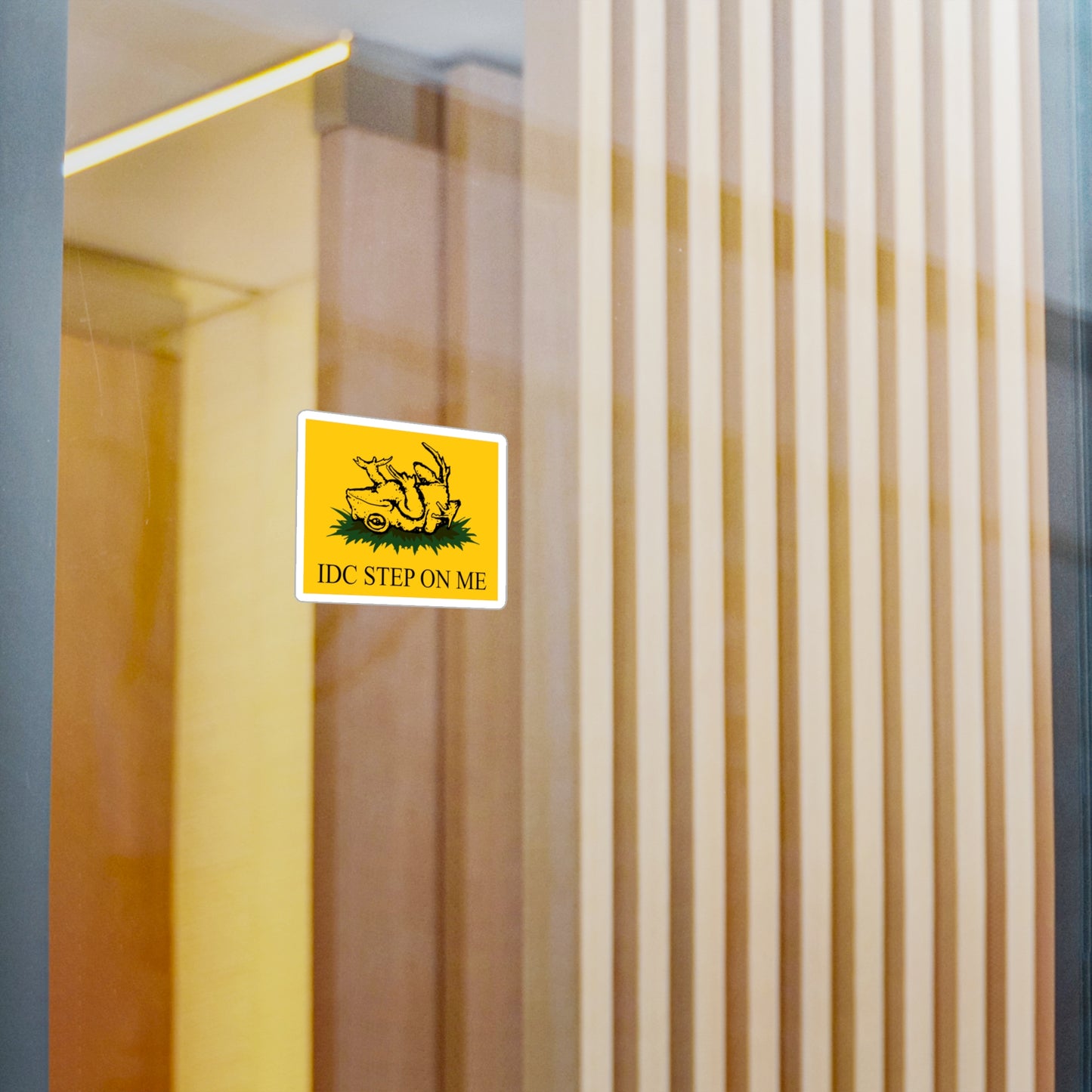 Gadsden Frog Kiss-Cut Vinyl Decal