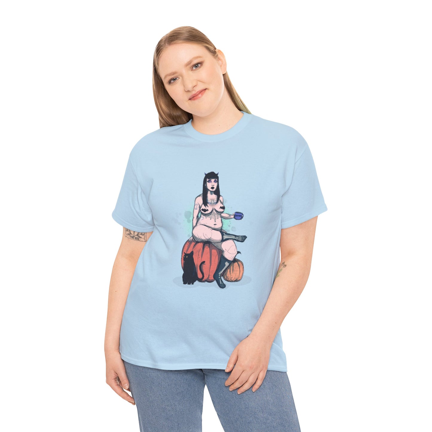 Spooky Queen Unisex Heavy Cotton Tee