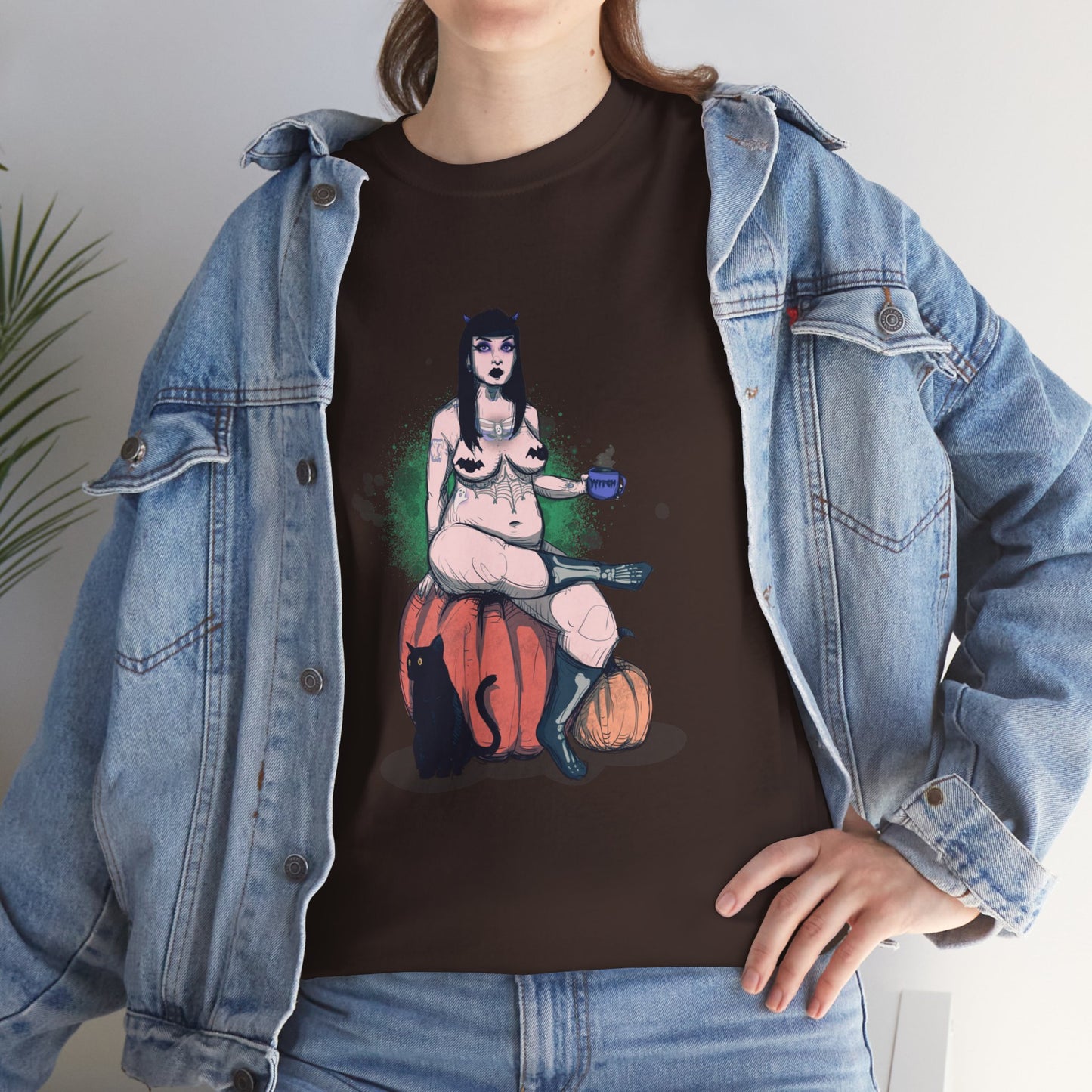 Spooky Queen Unisex Heavy Cotton Tee
