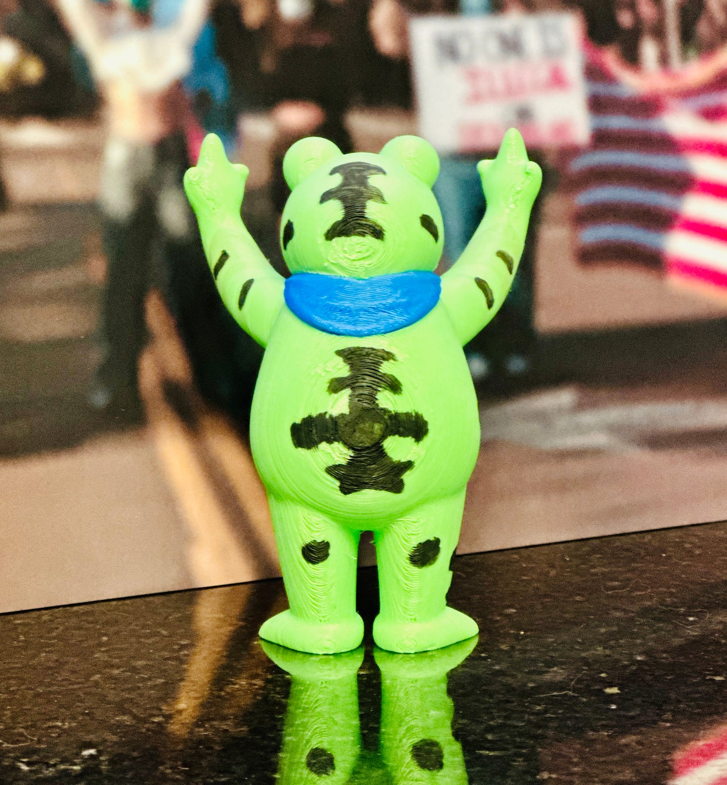 Protest Frog 3D Print Figure