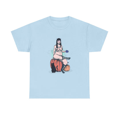 Spooky Queen Unisex Heavy Cotton Tee