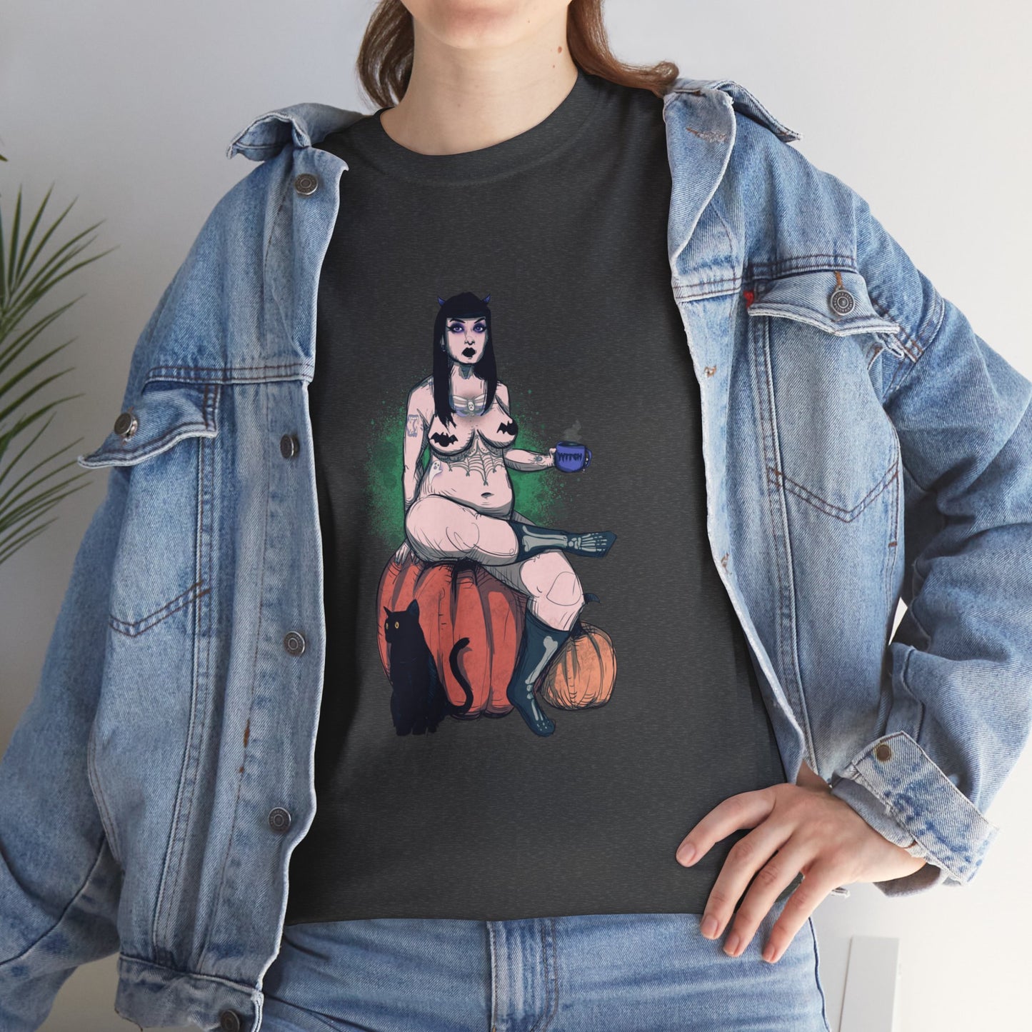 Spooky Queen Unisex Heavy Cotton Tee
