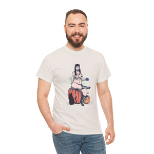 Spooky Queen Unisex Heavy Cotton Tee