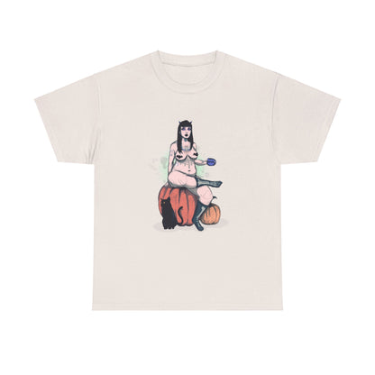 Spooky Queen Unisex Heavy Cotton Tee