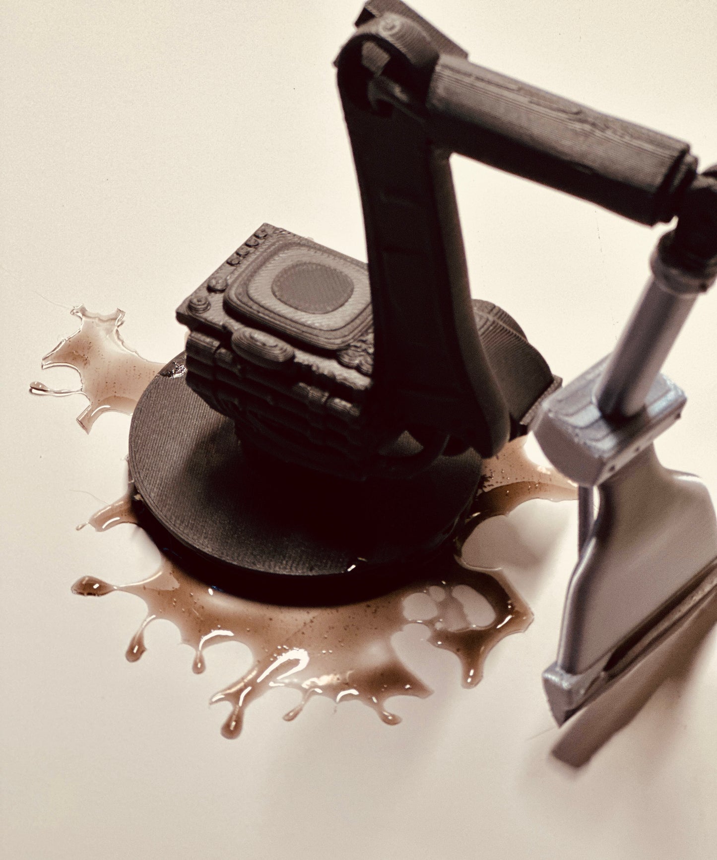 Mini Fluid Leak Robot 3D Print/Resin Can't Help Myself
